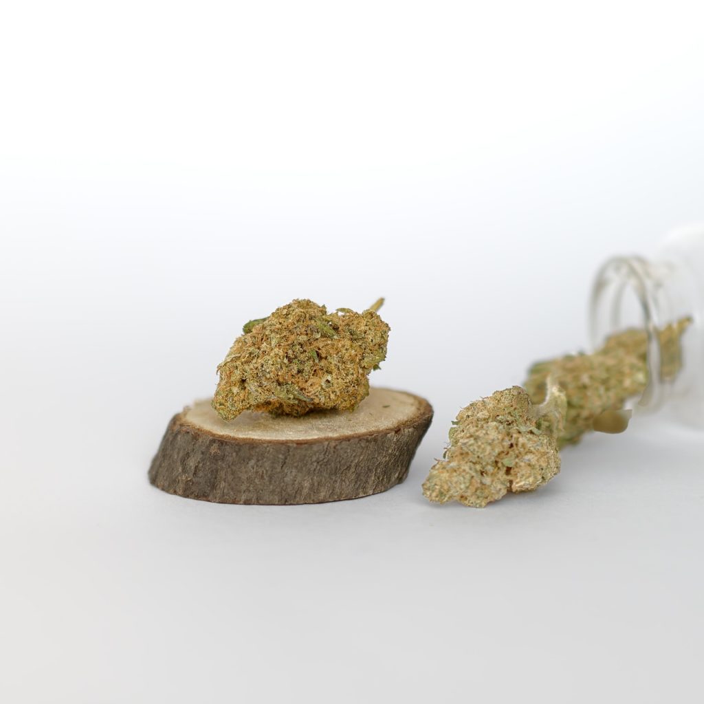 fleurs de CBD Monster Kush