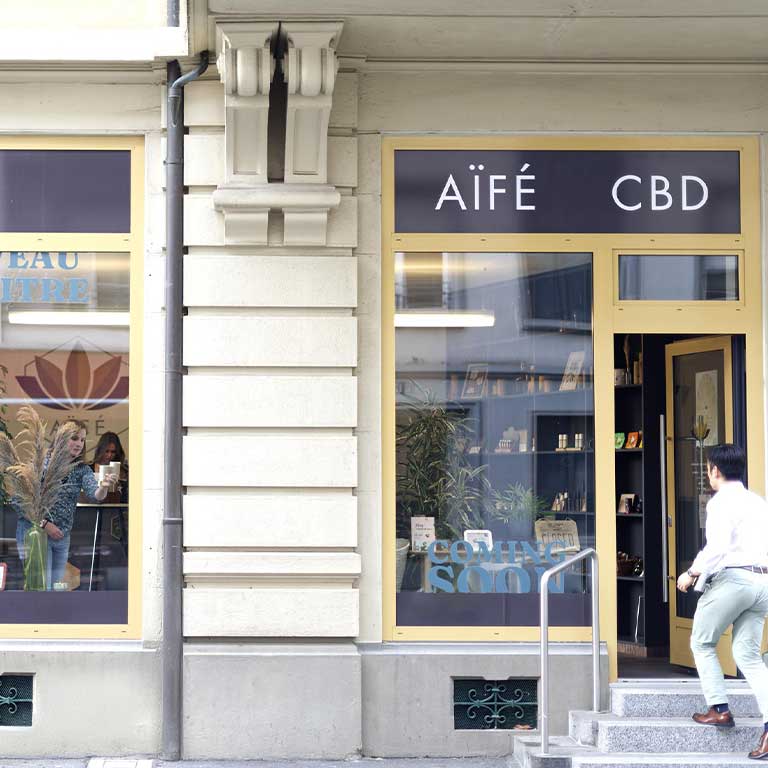 devanture de la boutique aifé à Lausanne sous-gare