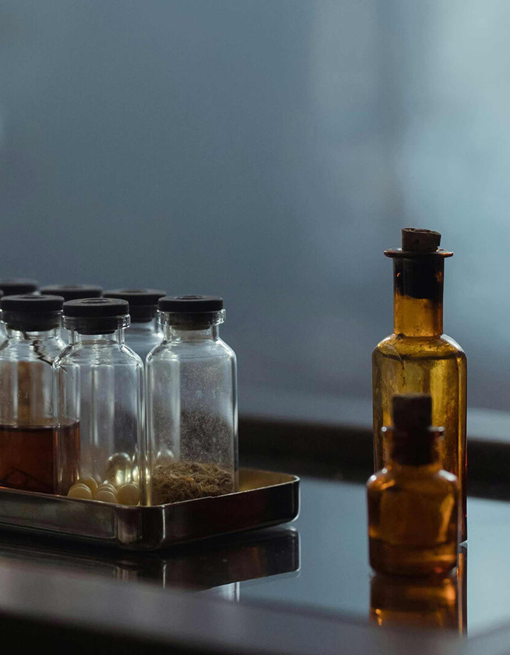 flacons-medicinals-apothicaire Pourquoi consommer du CBD ?